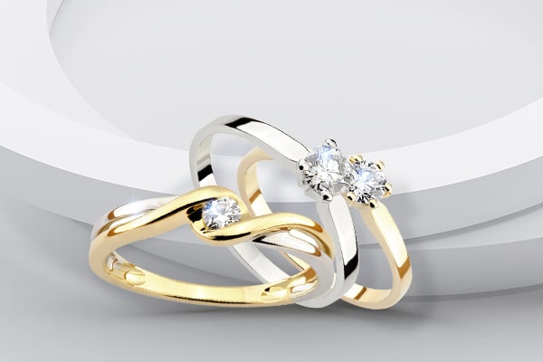 Delikatny, prosty i skromny pierścionek zaręczynowy - minimalizm w najlepszym wydaniu