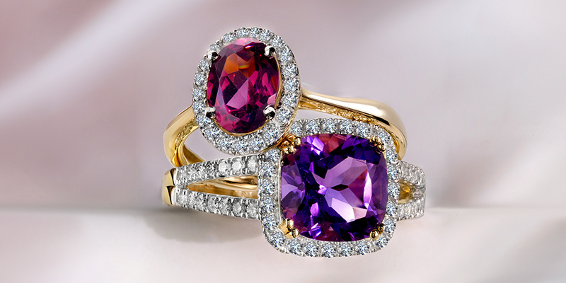 Biżuteria do czerwonej sukni