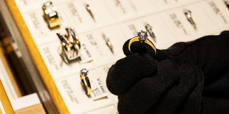 Diamenty laboratoryjne – czy warto postawić na zrównoważony luksus?