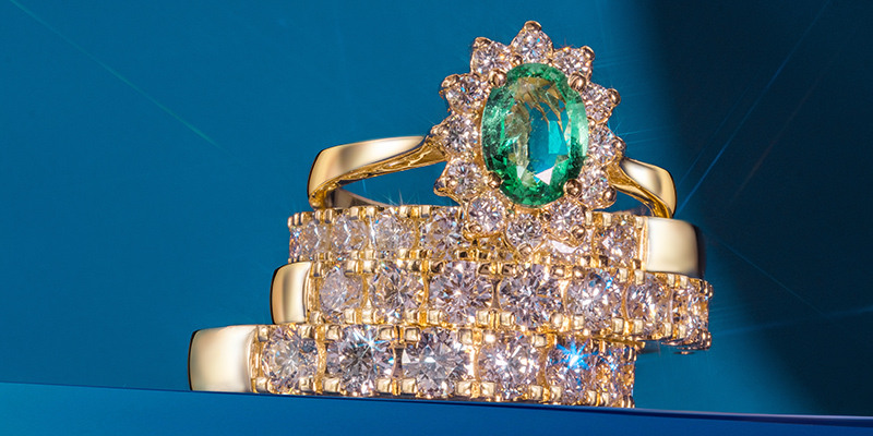 Pierścionek zaręczynowy zielony