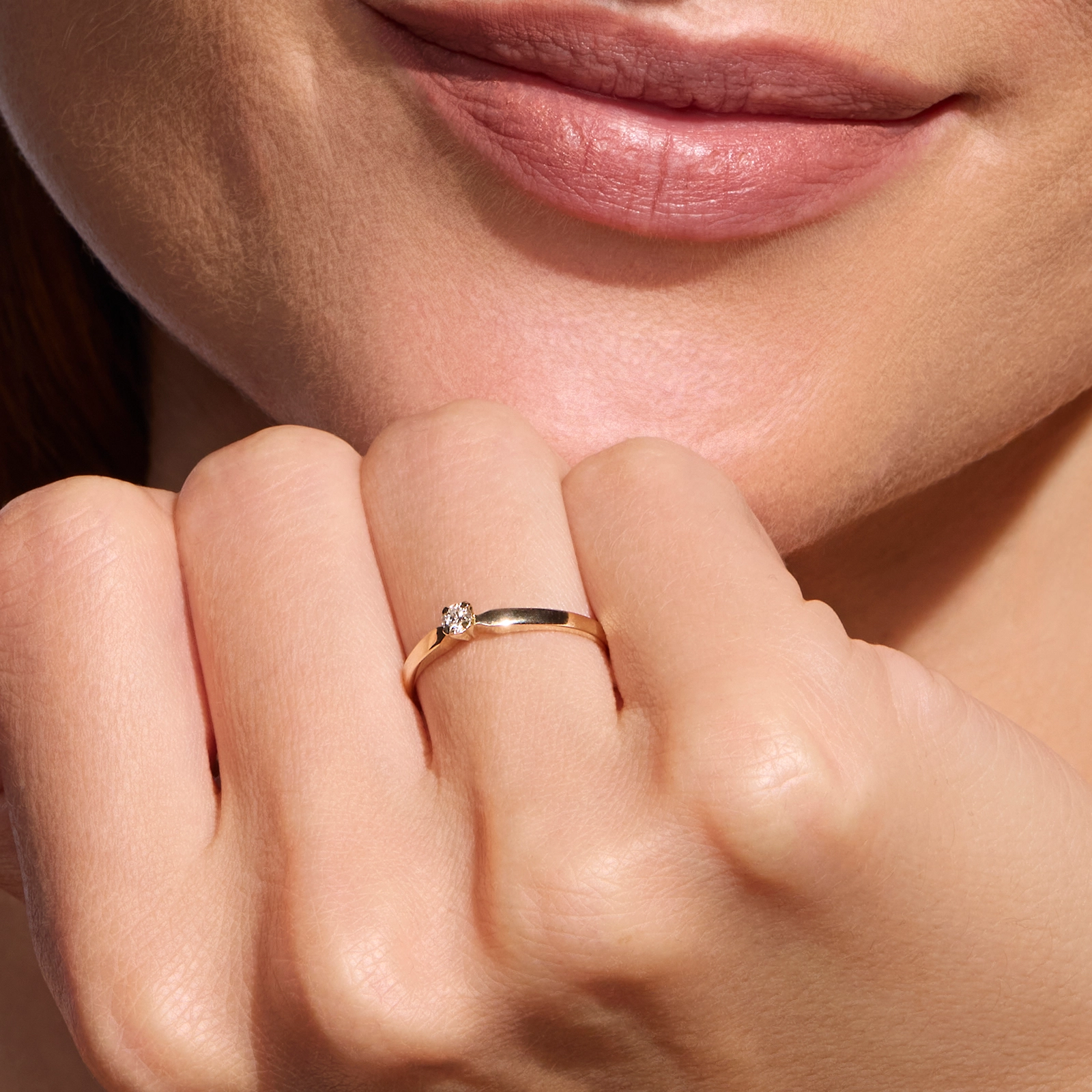 Pierścionek zaręczynowy z diamentem Kartezja z żółtego złota 0,08ct