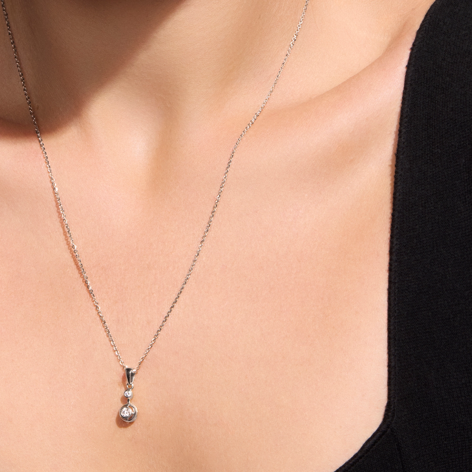 Zawieszka z diamentami Kartezja z białego złota 0,15ct