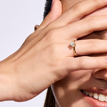 Pierścionek zaręczynowy z brylantem Kartezja z żółtego złota