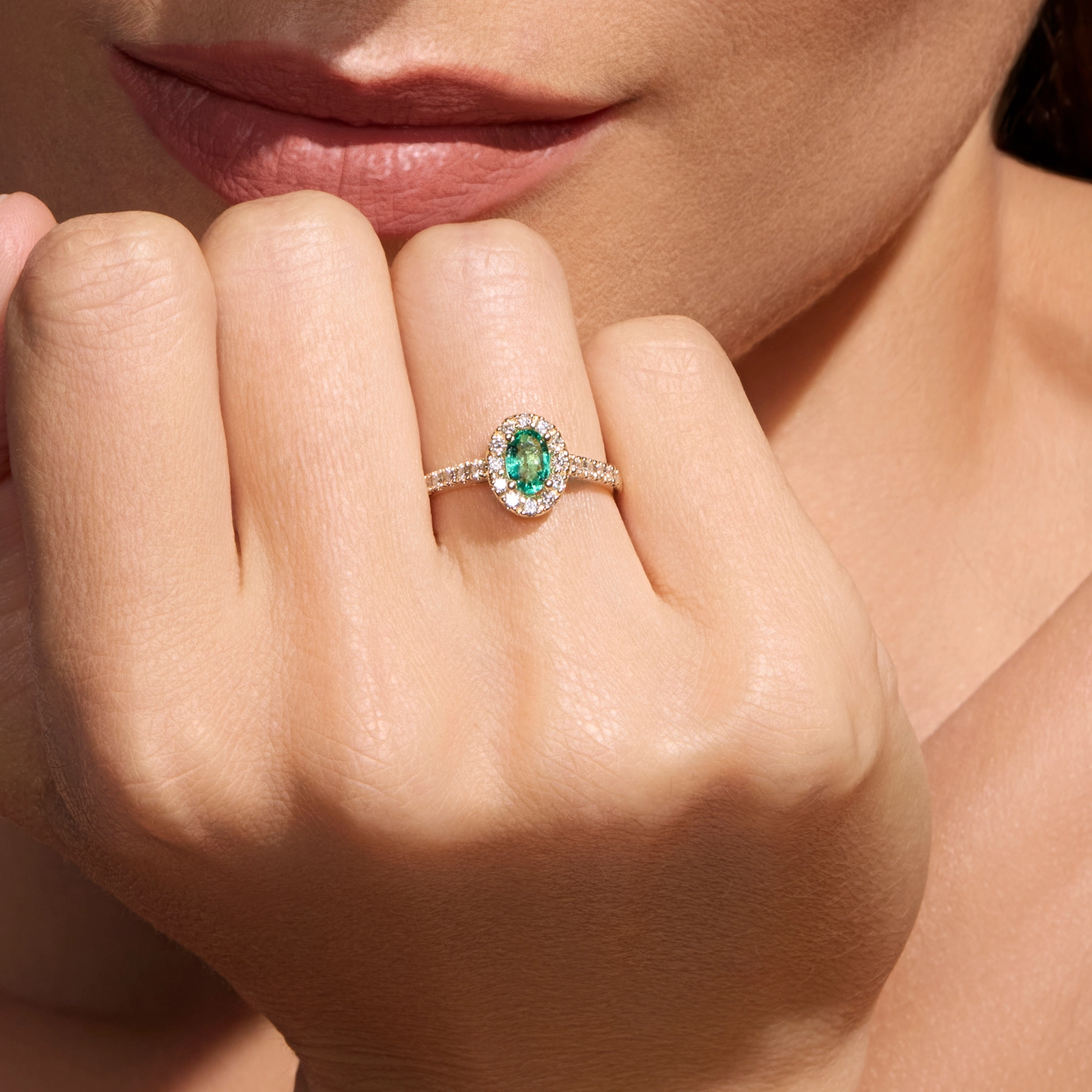 Pierścionek zaręczynowy z diamentami i szmaragdem Ventego z żółtego złota 0,36ct