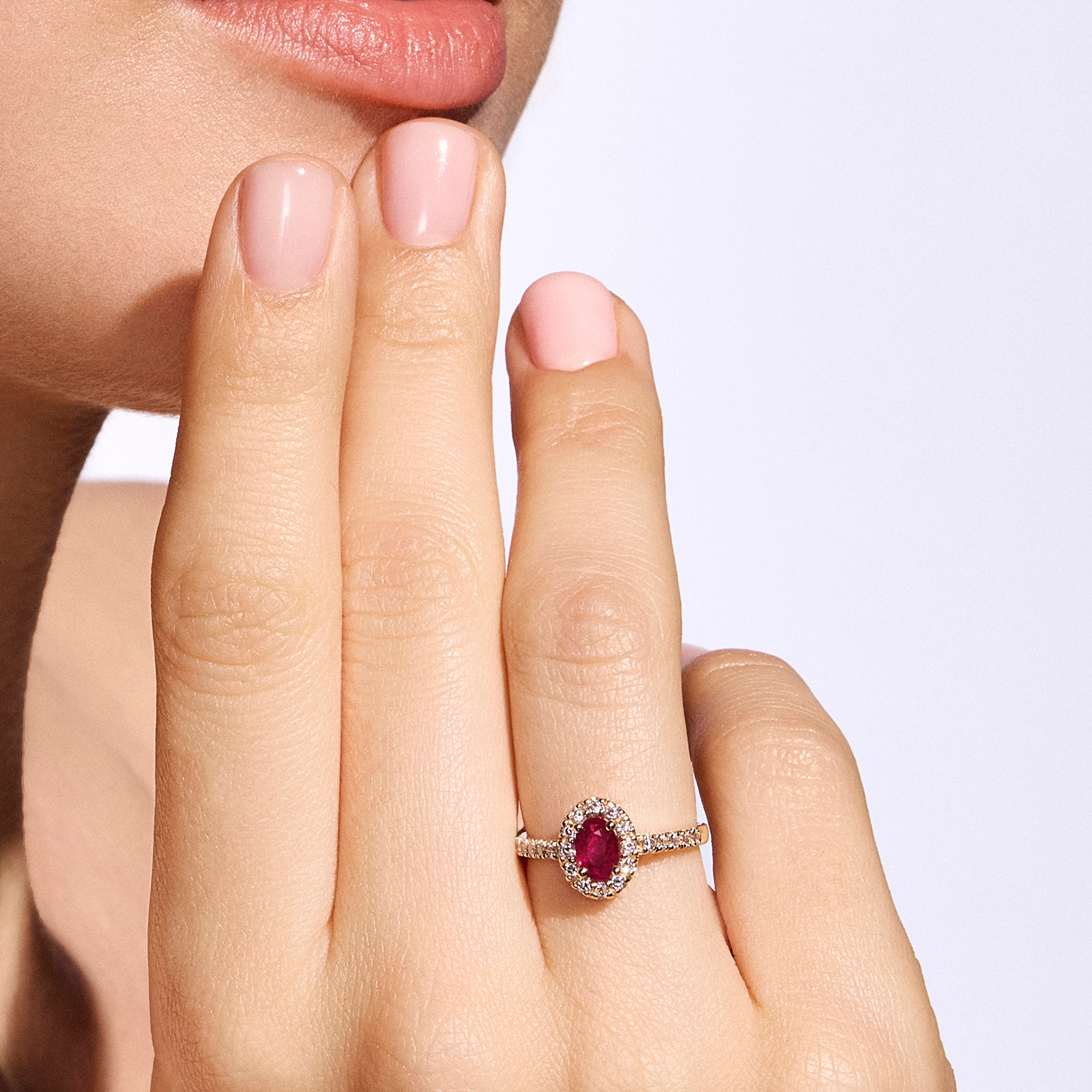 Pierścionek zaręczynowy z diamentami i rubinem Ventego z żółtego złota 0,51ct