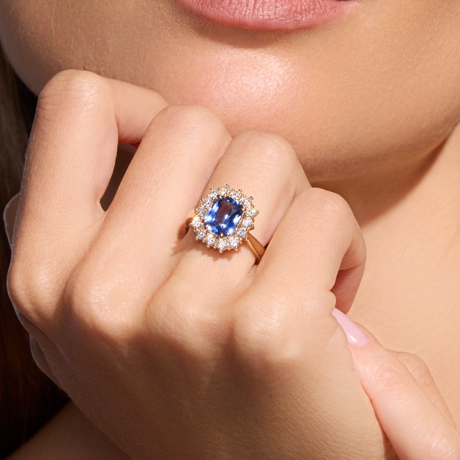 Pierścionek zaręczynowy z diamentami i szafirem Ventego z żółtego złota 2,34ct