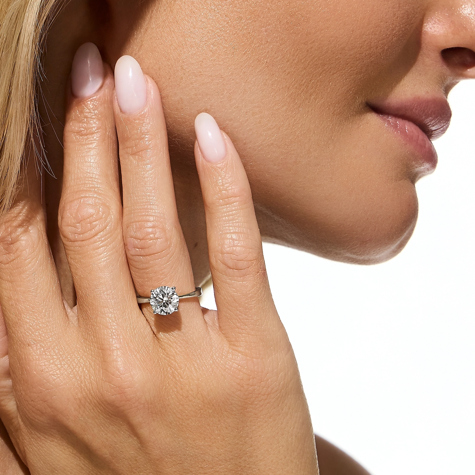 Pierścionek zaręczynowy z diamentem Kartezja z białego złota 2,00ct