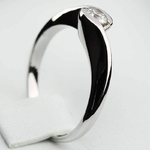 Pierścionek zaręczynowy Roso z diamentem z białego złota P0071BB