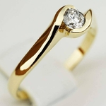 Pierścionek zaręczynowy Roso z diamentem z żółtego złota P0071ZB